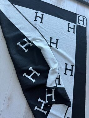 Hermès Avalon III throw blanket